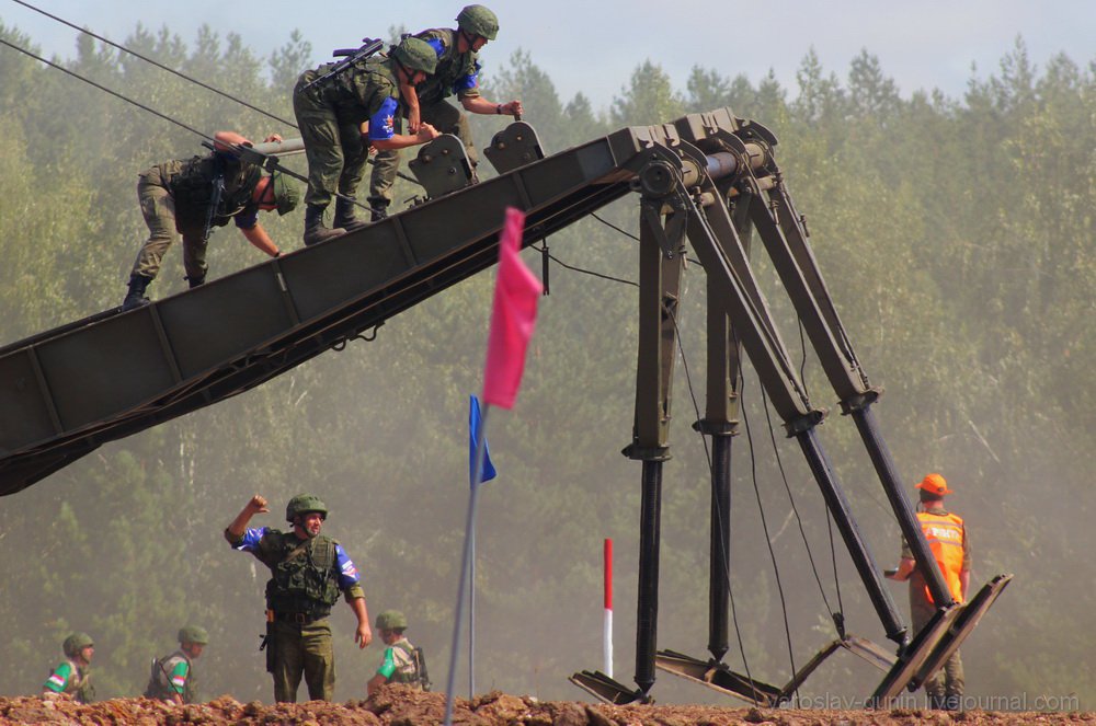 Почему для строительства моста в Приморье позвали военных