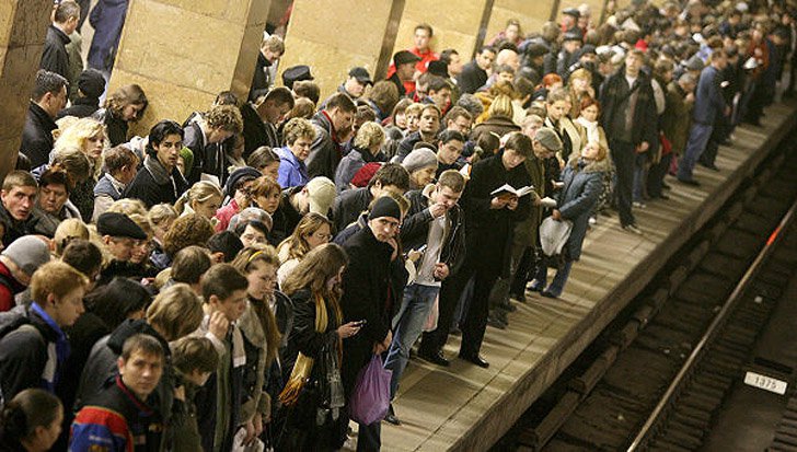 Почему пассажиров на станцию метро «Щелковская» в Москве пускали бесплатно
