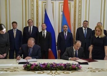 Михаил Мень и Нарек Саргсян подписали Соглашение о сотрудничестве между строительными ведомствами России и Армении