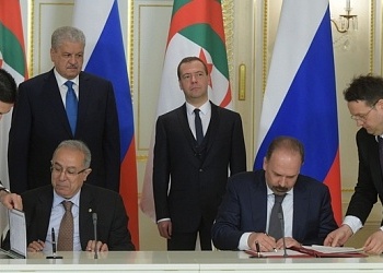 Михаил Мень и Рамтане Ламамра подписали Меморандум о сотрудничестве в сфере строительства и ЖКХ между Россией и Алжиром