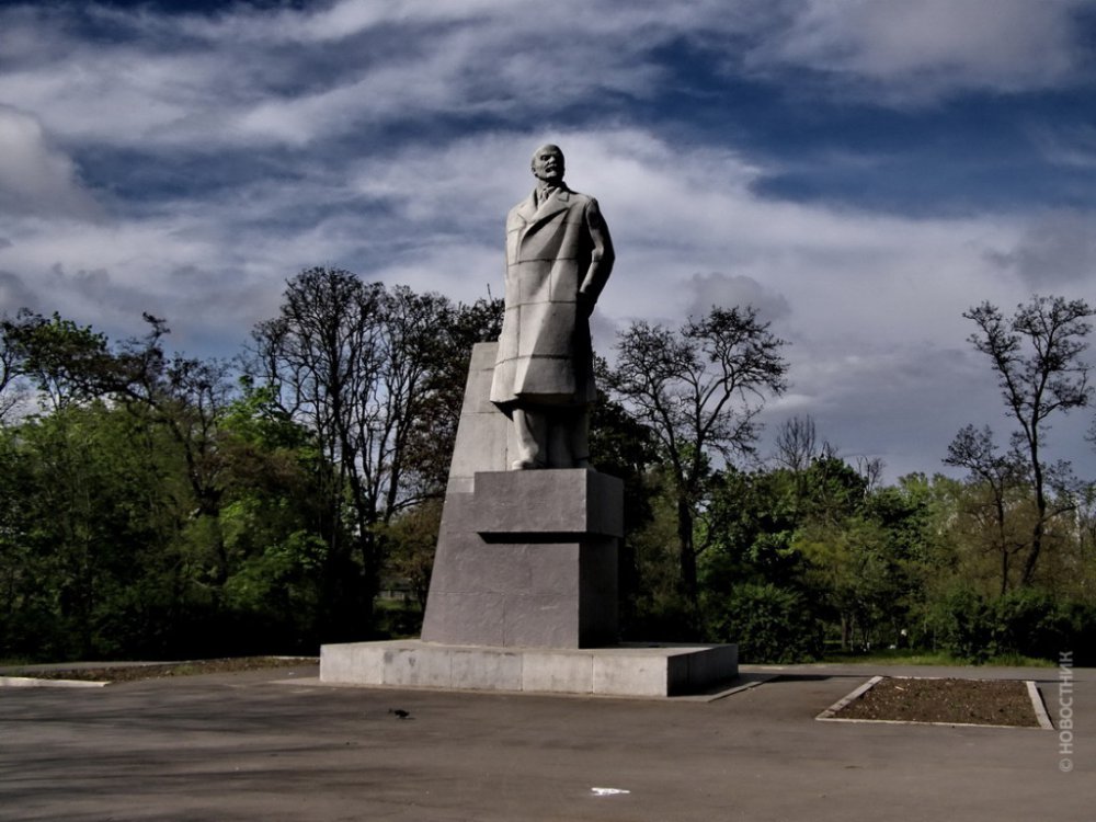 Как строительный клей не дал снести последнего Ленина в Одессе