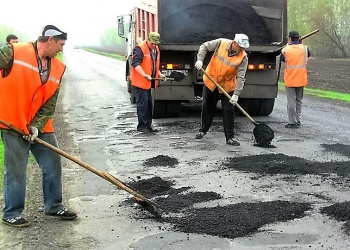 Депутаты Госдумы рассмотрят проект об ответственности за плохой ремонт дорог