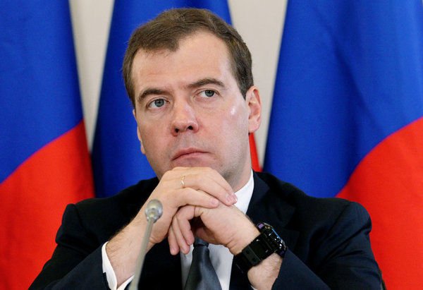 Зачем Дмитрий Медведев собирает срочное совещание по дорогам в Крыму