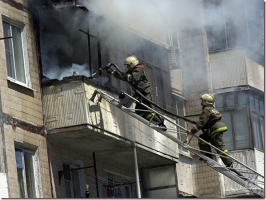 Подробности сильного пожара на балконе жилого дома на северо-востоке Москвы