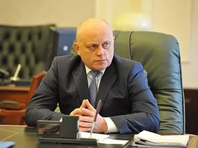 За что губернатор Омской области жестко раскритиковал министра строительства и ЖКХ