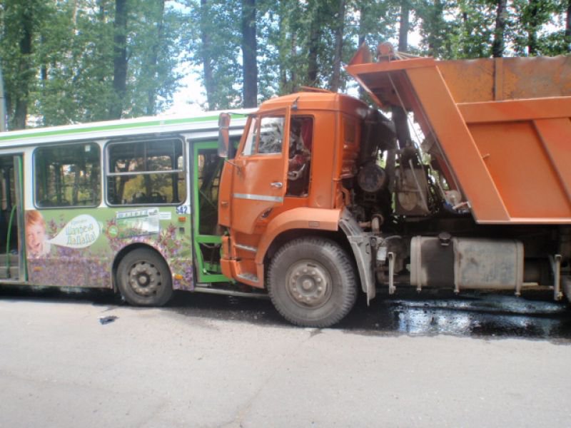 Автобус камаз аварий