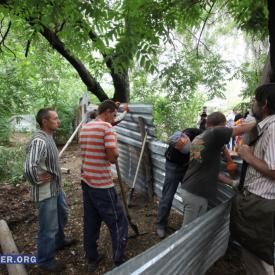 В Николаеве на земле под центр для инвалидов седьмой год строят АЗС