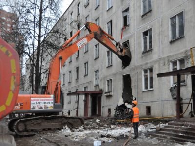 В Филевском районе Москвы уже начался снос старой пятиэтажки