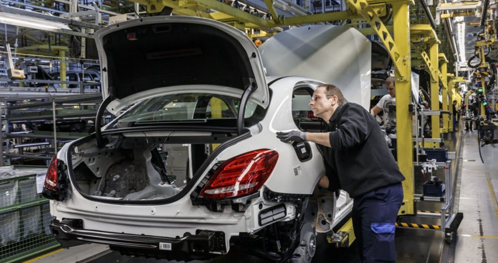 Выяснилось, как КамАЗ поможет строительству завода Mercedes-Benz в Подмосковье