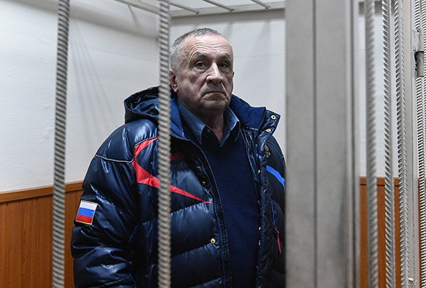 Экс-глава Удмуртии признал получение взятки от мостостроителей