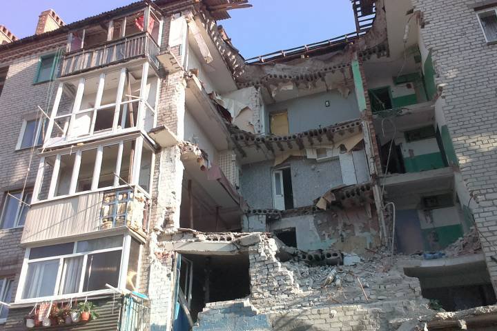 Чиновника из Первоуральска задержали за махинации при ремонте аварийного дома