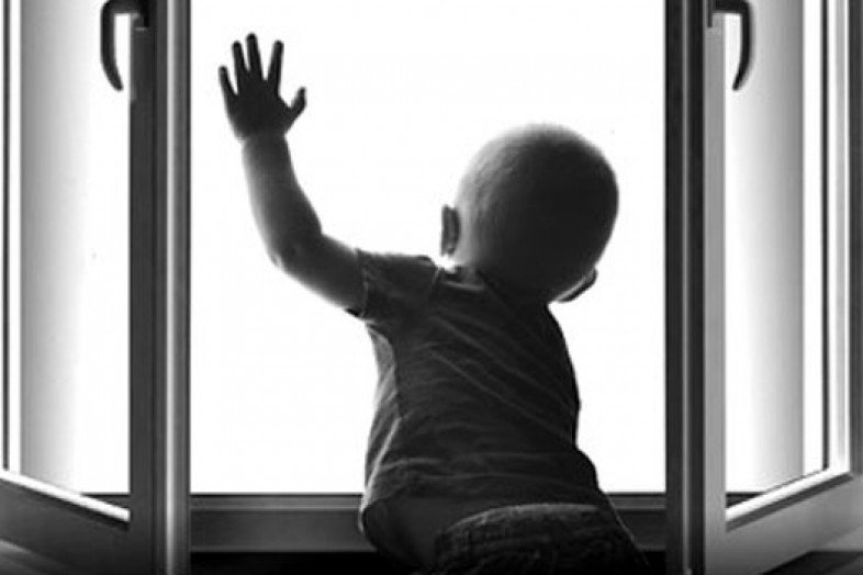 Чудесное спасение 2-летнего мальчика, выпавшего с 7 этажа в Новосибирске