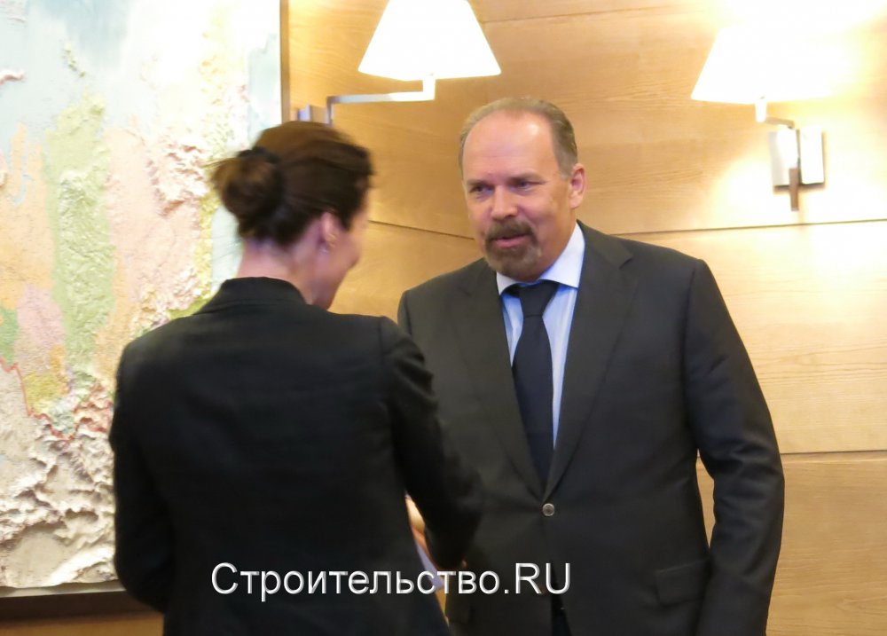 Что Михаил Мень пообещал валютным ипотечникам