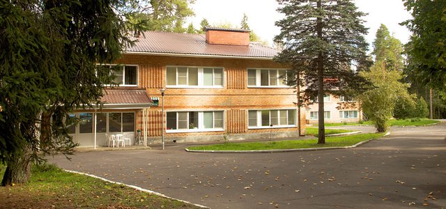 В живописном районе Подмосковья продают пансионат с яхтклубом