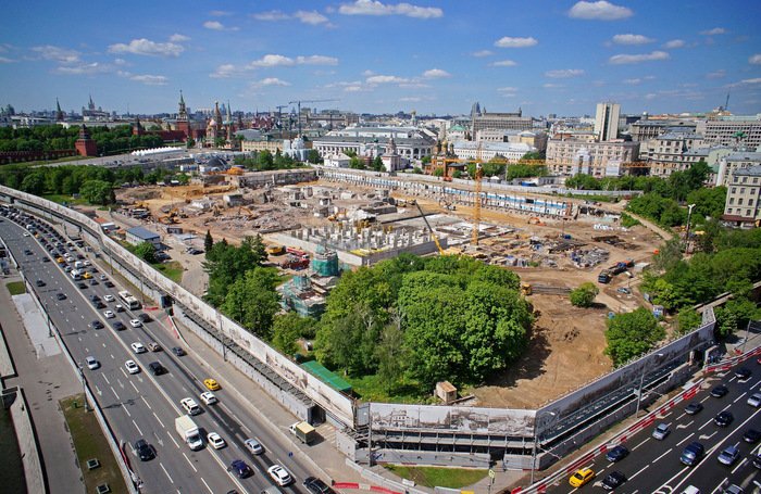 Объявлены сроки конца строительства павильонов парка «Зарядье» в Москве