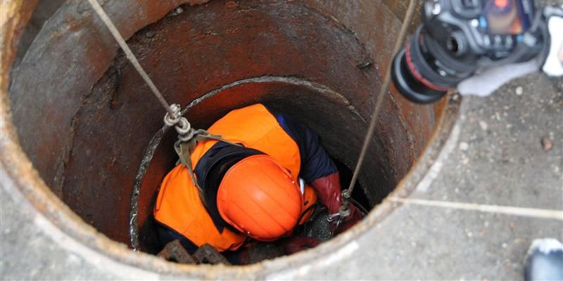 Жуткая гибель строителя на дне семиметрового колодца в Грозном
