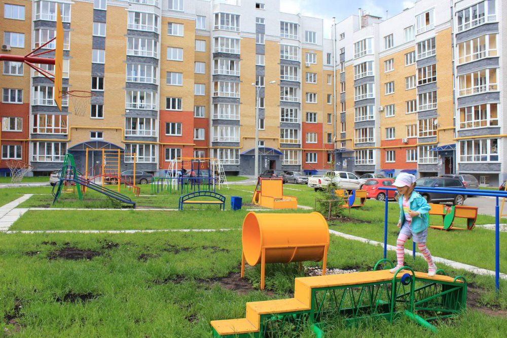 Почему власти Москву решили закрыть дворы от прохожих