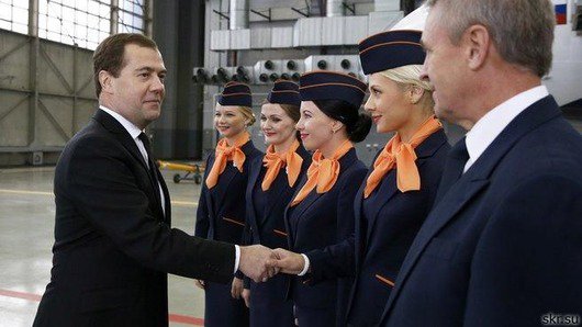 Премьер Медведев установил предельный срок для ввода третьей ВВП в «Шереметьево»