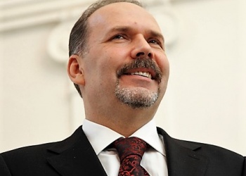 Минстрой сам себе поставил самую высокую оценку по открытости, тогда как эксперты указали ему на последнее место!