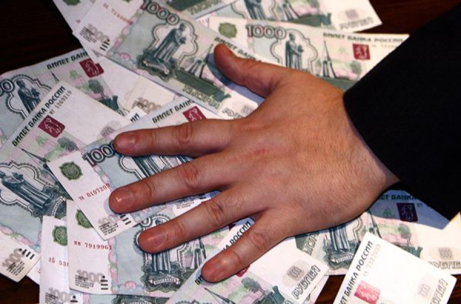 Экс-главу саратовского Фонда капремонта заподозрили в присвоении денег