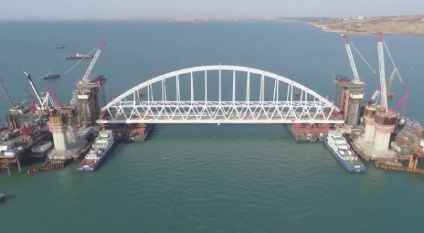 Определен предельный срок установки второй арки Керченского моста