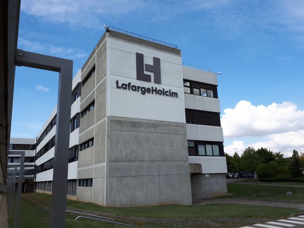 В НИЦ  LafargeHolcim в  Лионе разработали дорожное полотно будущего