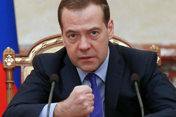 Медведев назвал риски срыва планов по строительству жилья в России