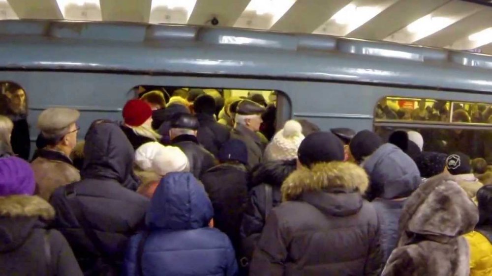 Из-за чего сегодня произошел сбой на фиолетовой ветке метро Москвы
