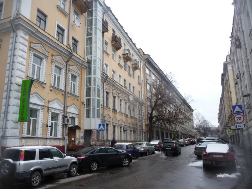 Где в Москве продают жилье в доме 1820 года постройки