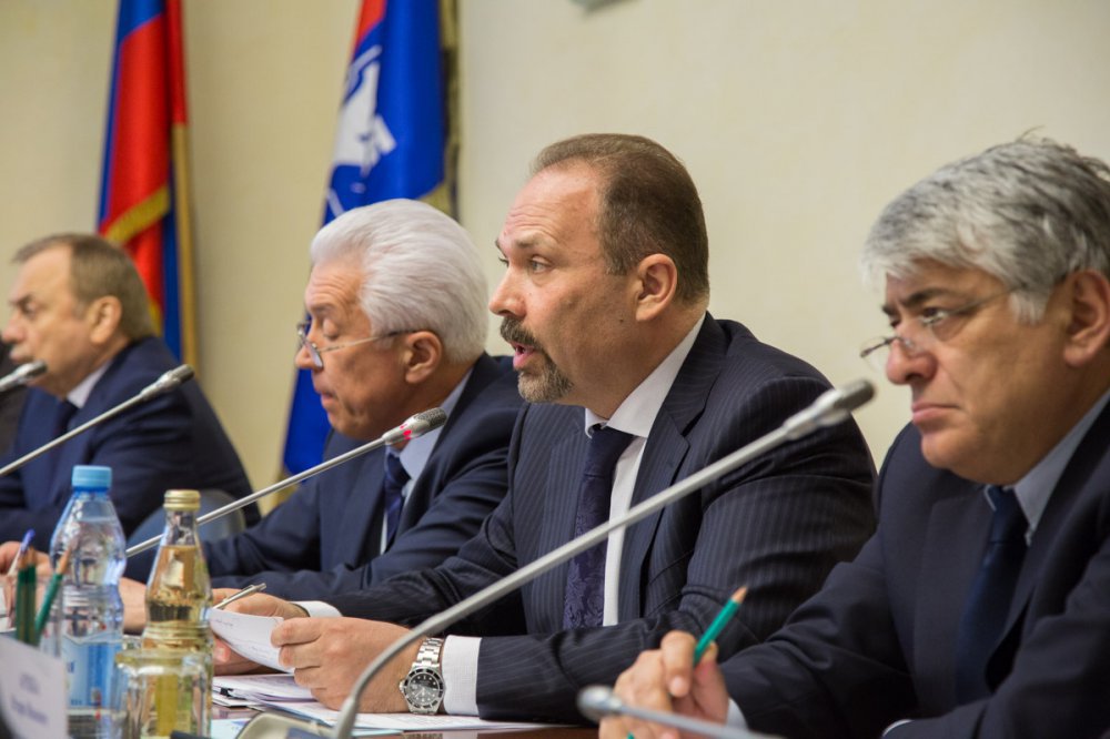 Мень назвал срок создания   механизмов регулирования платежей за  ЖКУ
