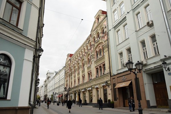 Столешников пер 8 москва. Столешников переулок 7 стр 1. Столешниковом переулке. Столешников переулок 9с5. Часовня в Столешниковом переулке в Москве.